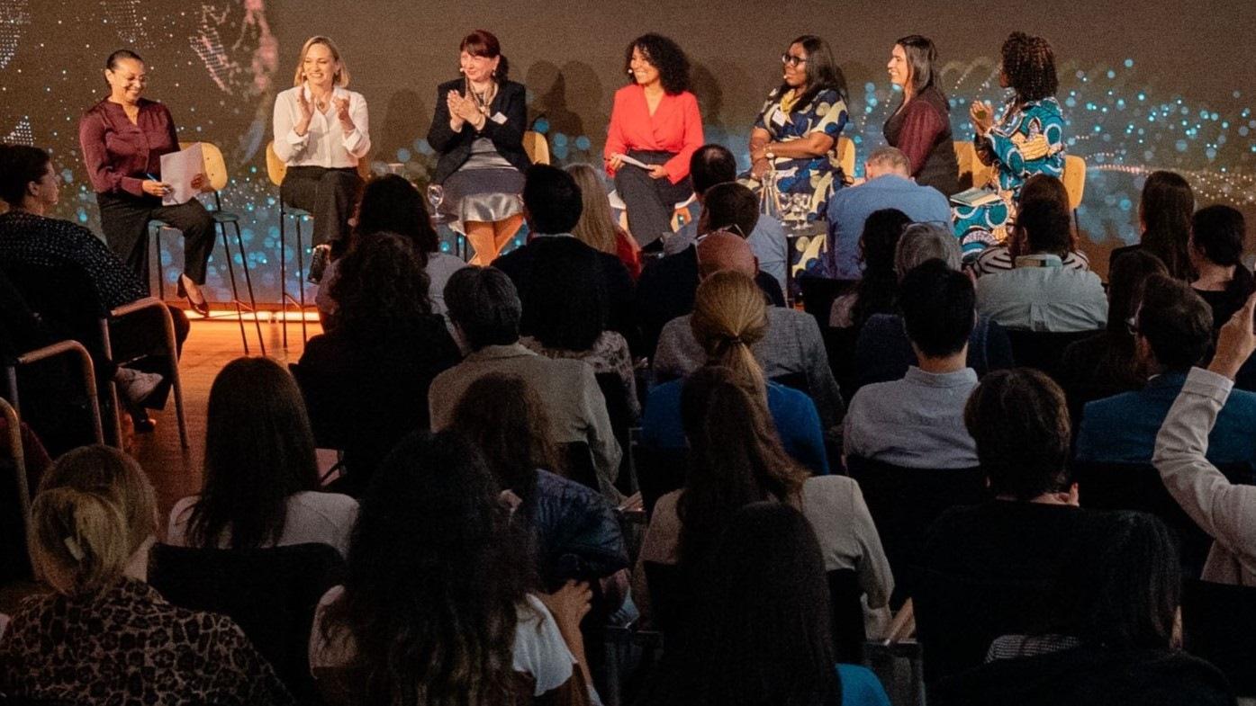 Foto von der Paneldiskussion mit C/Can beim SHIFT Innovation Talk im Mai 2025.