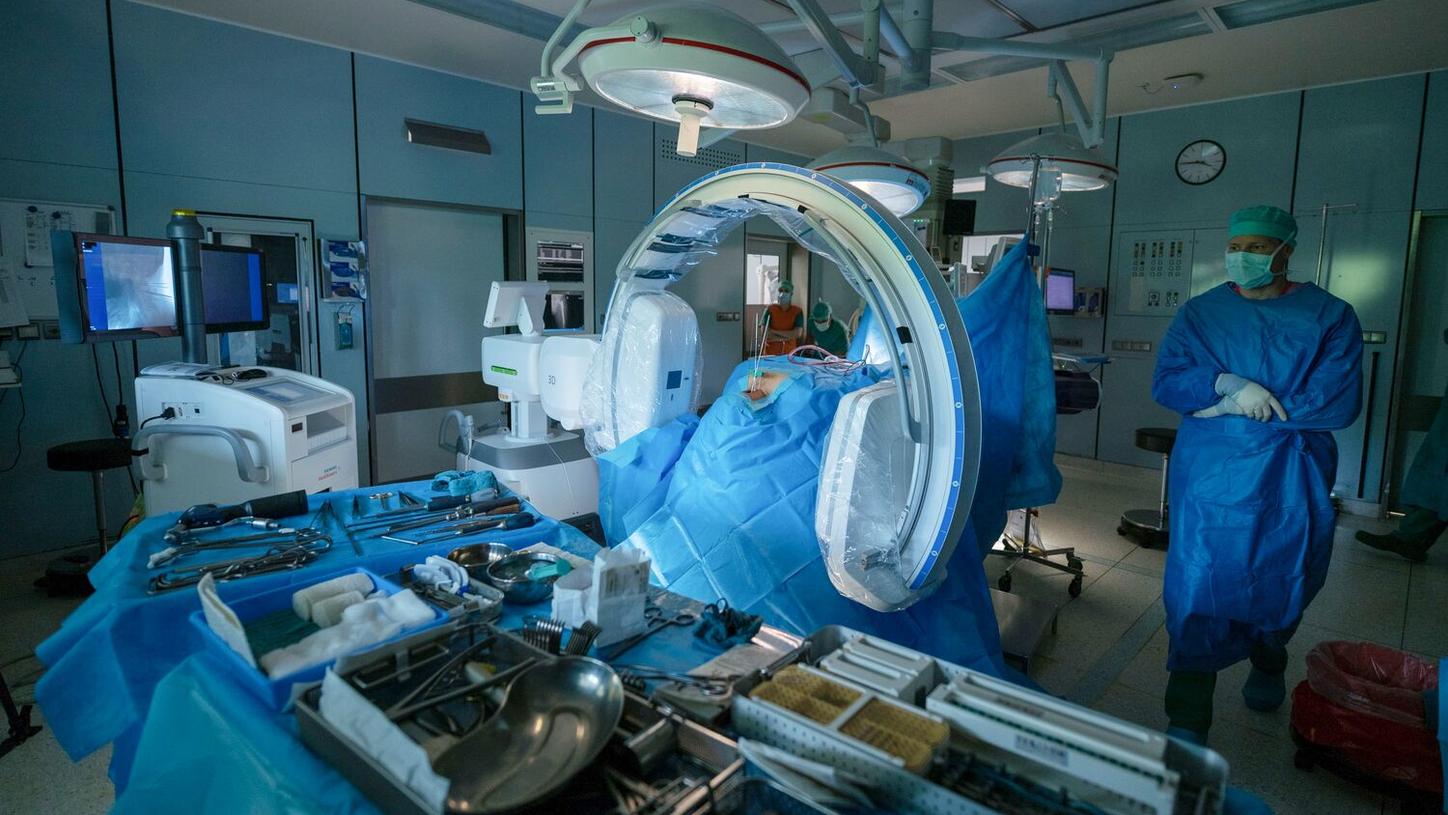 Spinal surgery volumes are rising steadily, driven by aging populations and lifestyle-related risk factors including sedentary behavior, obesity, and physical strain. Spine care is shifting toward minimally-invasive techniques, which help reduce tissue damage, blood loss, and recovery times. Minimally-invasive surgeries require guidance technologies to help improve outcomes, as misplaced screws can result in neurological, vascular, or visceral injury and may compromise implant stability.