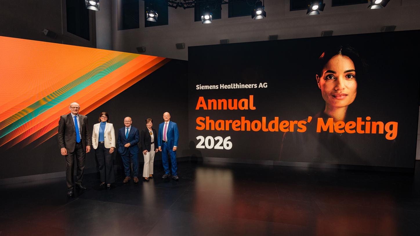 At the Siemens Healthineers AG annual shareholders’ meeting 2026: Bernd Montag, CEO, Elisabeth Staudinger, Managing Board Member, Jochen Schmitz, CFO, Darleen Caron, CHRO, Ralf P. Thomas, Chair of the Supervisory Board (from left to right)