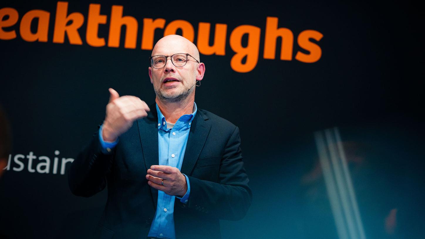 Carsten Bertram, head of Advanced Therapies at Siemens Healthineers, speaks at the company’s 2025 Capital Markets Day.