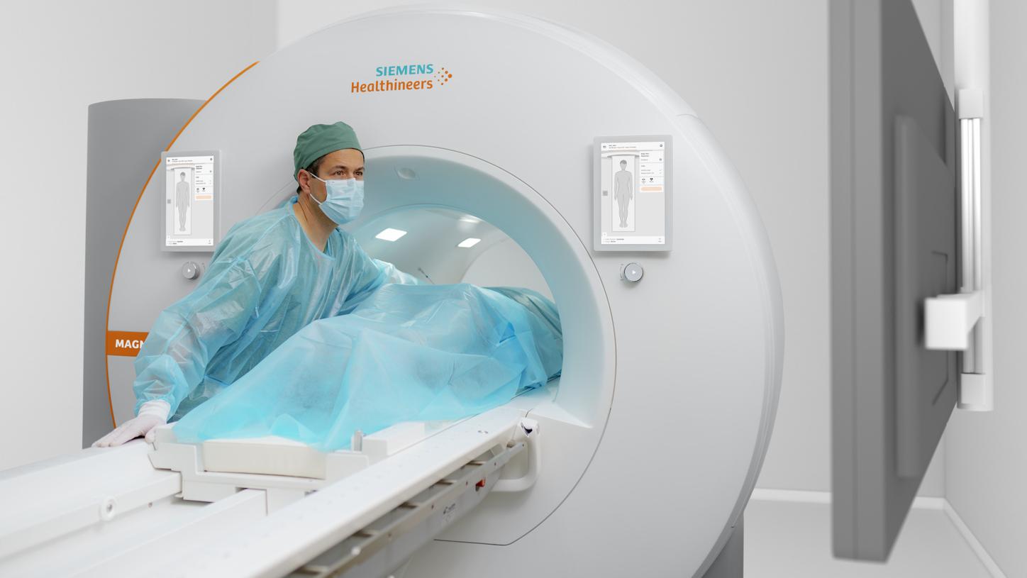 Der optional höhenverstellbare Magnet und die besonders große, nach außen konisch geweitete Patientenöffnung von Magnetom Free.XL1 mit einem Durchmesser von über 100 cm können dazu beitragen, den Zugang erheblich zu verbessern. Ergonomische Studien deuten auf eine höhere Ausdauer und geringere Ermüdung interventioneller Radiologinnen und Radiologen während Eingriffen hin.6